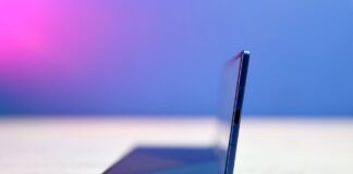 Shift in gears for book-style foldables: they will outsell their compact siblings in 2026