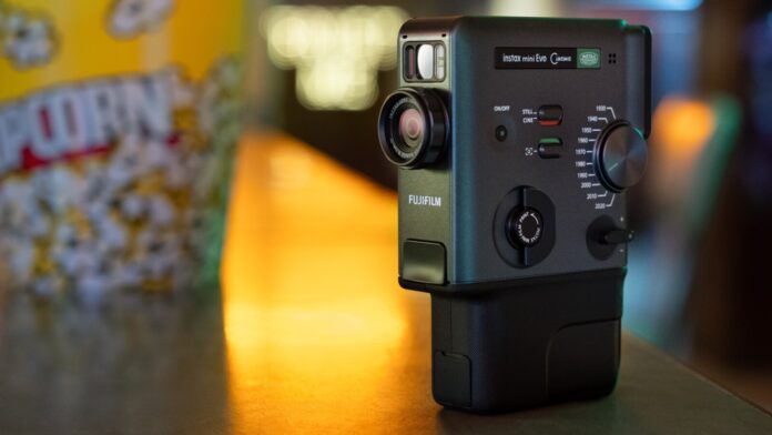 instax-mini-Evo-Cinema_stills.jpg