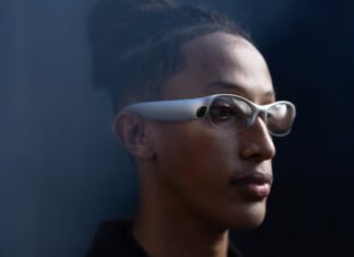 Apple is late with smart glasses, AI is to blame