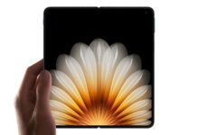 Apple would have bought this Android foldable to dismantle it, the display crease hard to get past