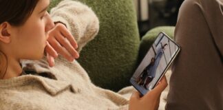 OPPO Reno X as a Small Tablet: The Wide Prototype That Reminds of Huawei Pura X