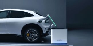 Farewell to cables: Xiaomi cars charge with a robotic arm