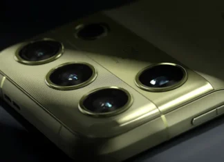 Motorola Signature 27 is certainly the most original smartphone you’ll see today